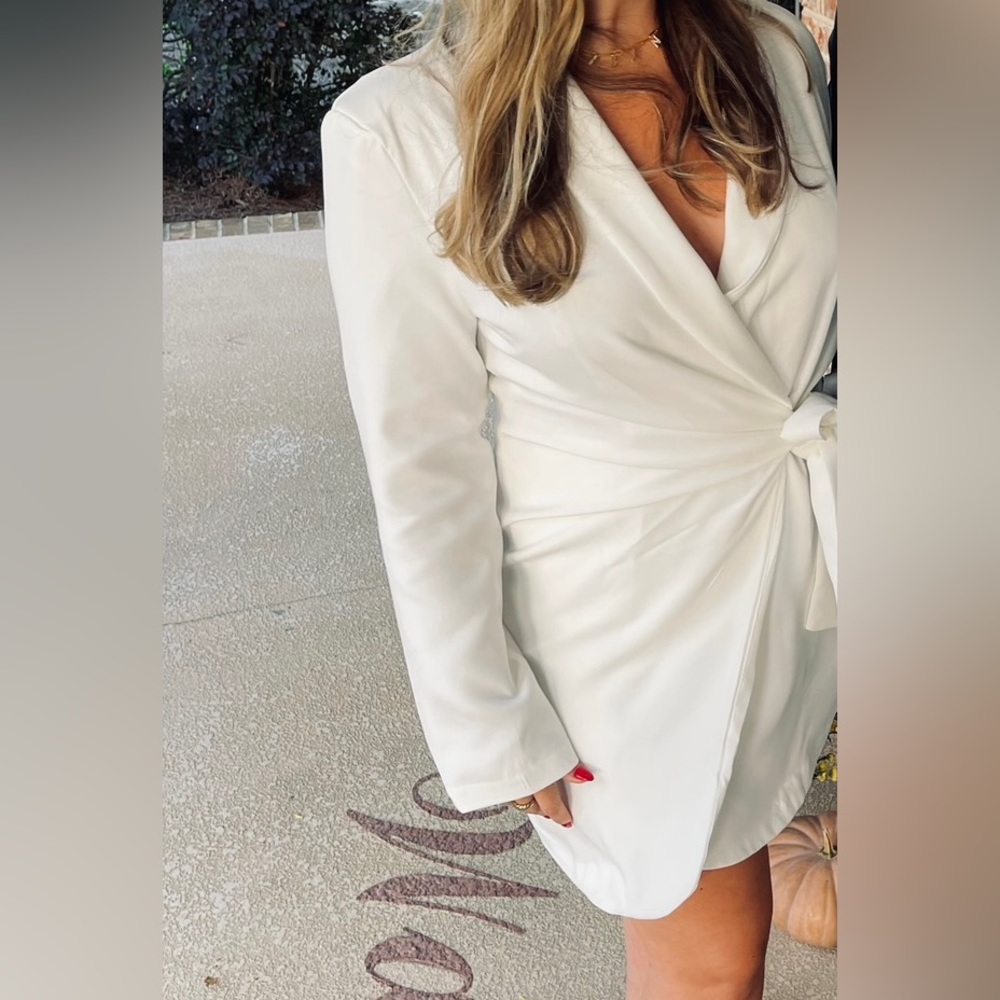 Boohoo white blazer tie dress